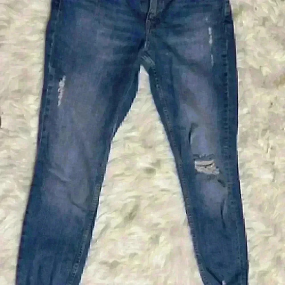 Zara Ripped High rise medium wash. size 6 - Picture 2 of 4